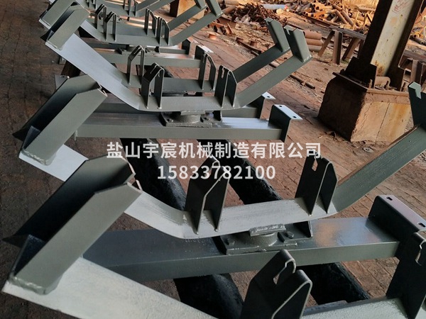 調(diào)偏托輥支架 (20)