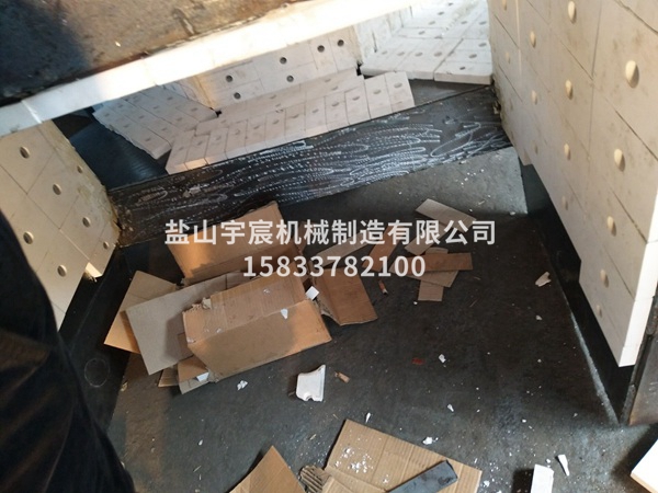 陶瓷內(nèi)包膠料斗-05